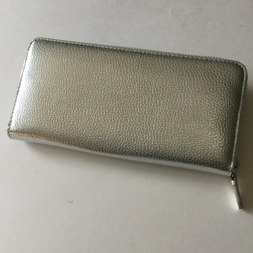 COLE HAAN TOWN CONTINENTAL ZIP AROUND LEATHER WALLET SILVER / GOLD METALLIC NEW